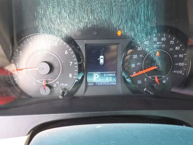 Used 2017  Toyota LE image 1