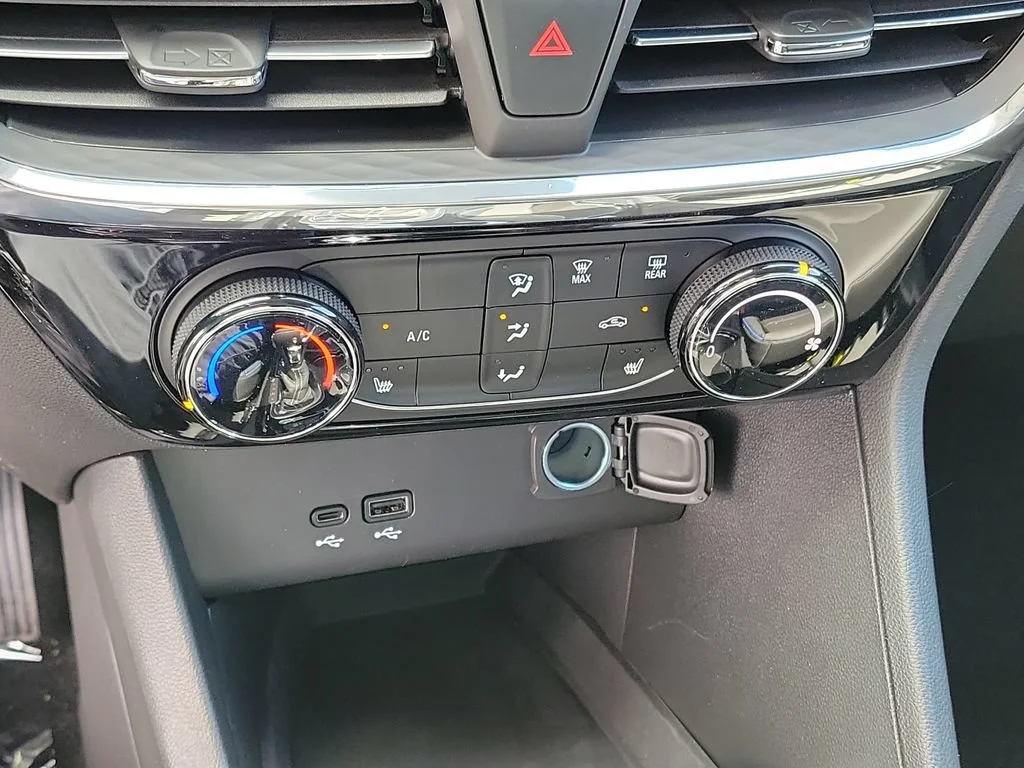 2026 Buick Encore GX Sport Touring - Photo 14