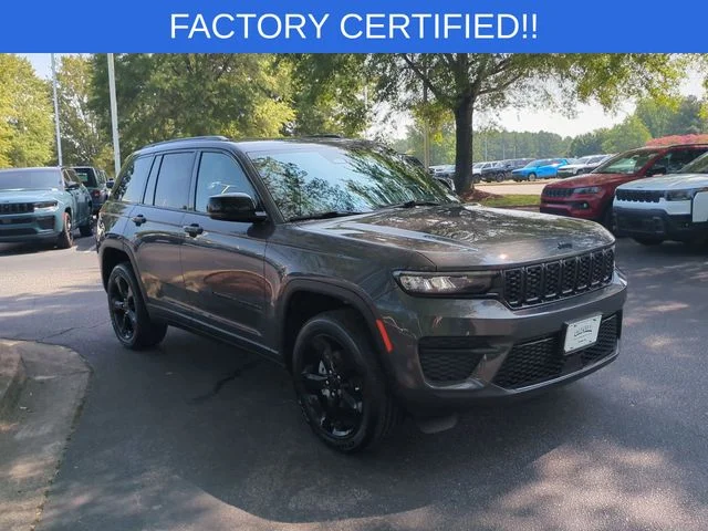 Used 2025 Gray Jeep Altitude X image 7