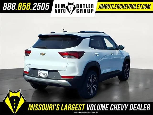 New 2026 Summit White Chevrolet LT image 4