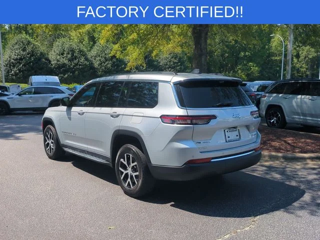 Used 2023 Silver Jeep Limited image 3