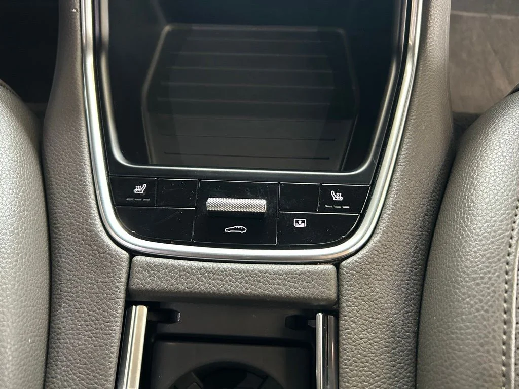 Used 2018 Black Porsche 4 image 31