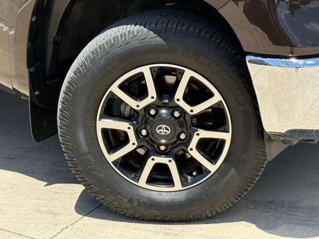 Certified Used 2018 SMOKED MESQUITE Toyota Limited image 2