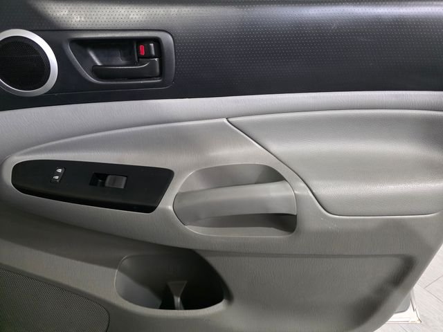 Used 2015 Silver Toyota Base image 13