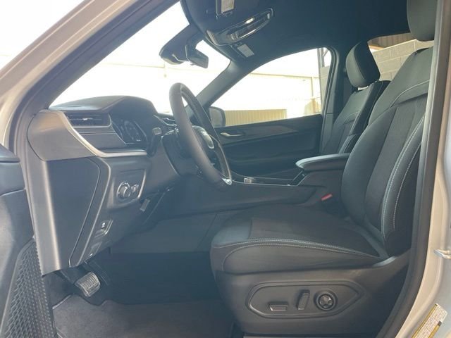 Used 2025 Silver Jeep Laredo image 19
