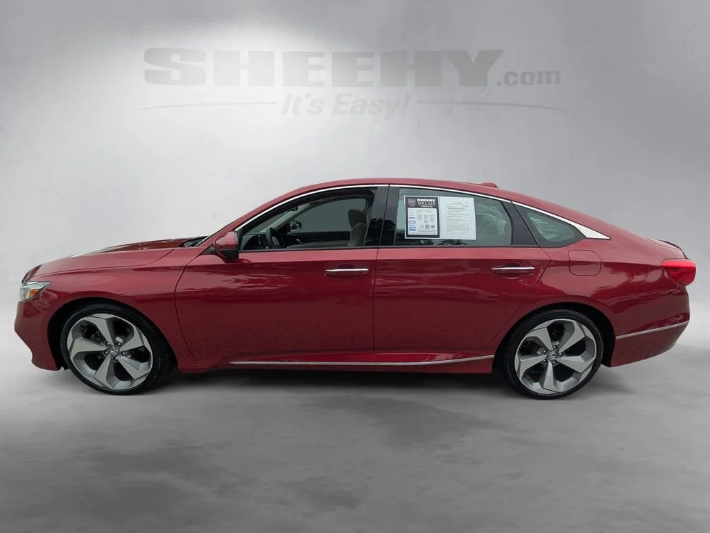 Used 2018 Red Honda Touring image 16