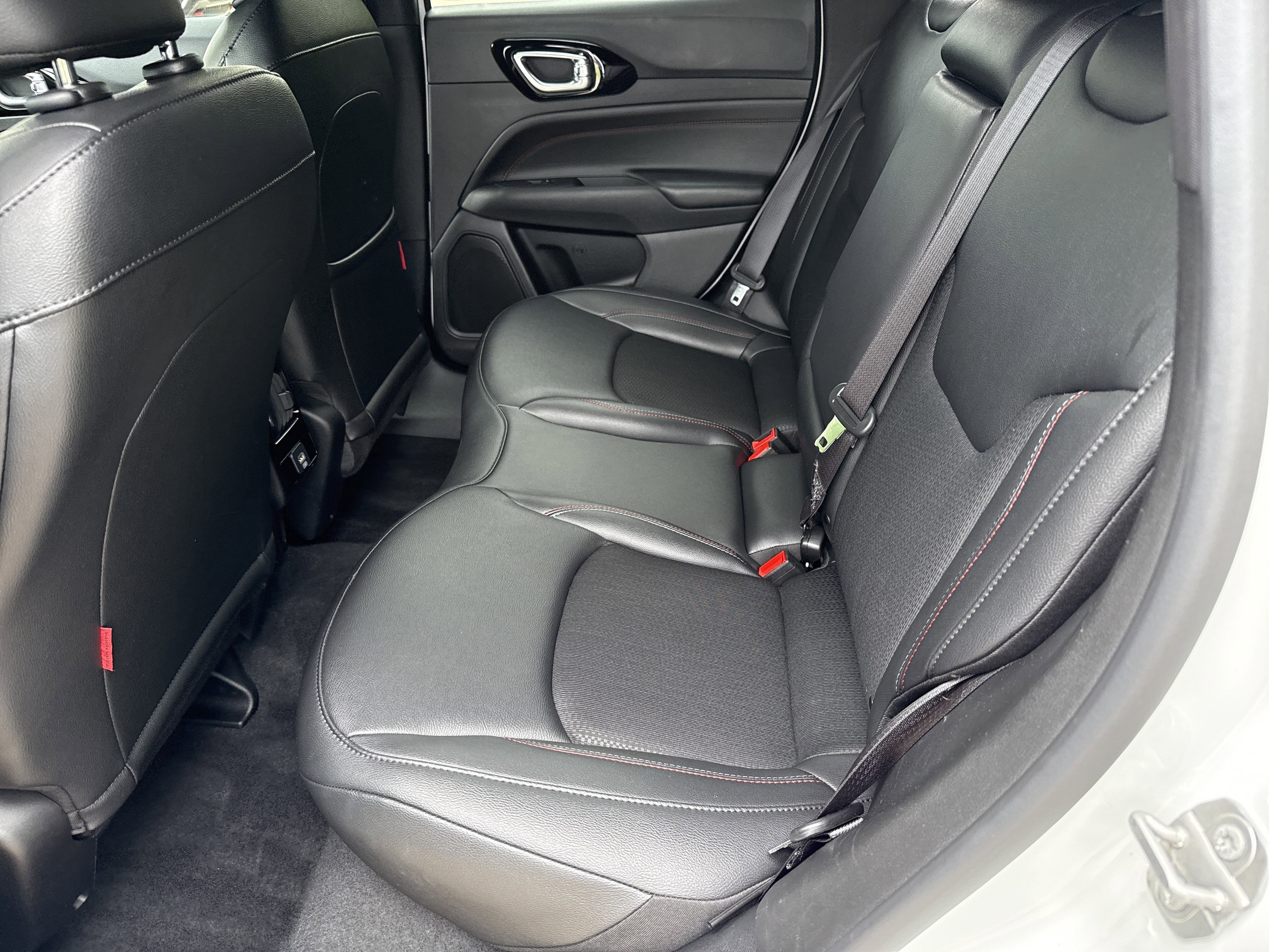 Used 2025 Bright White Clearcoat Jeep Trailhawk image 21