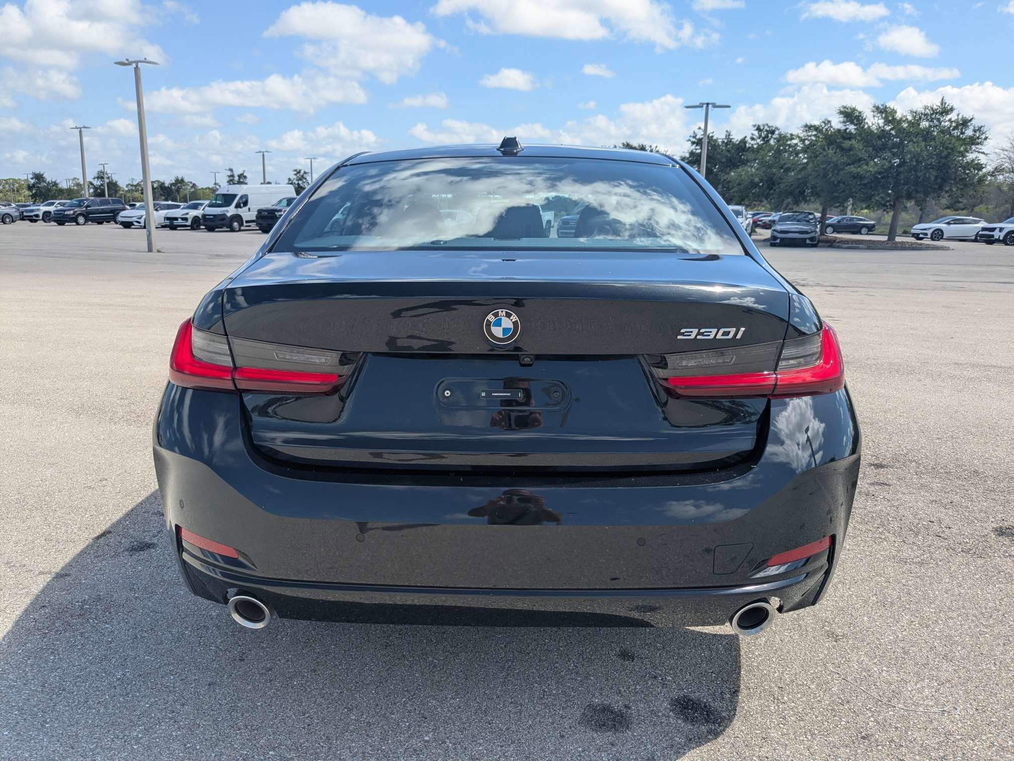 2025 BMW 3 Series 330i - Photo 6