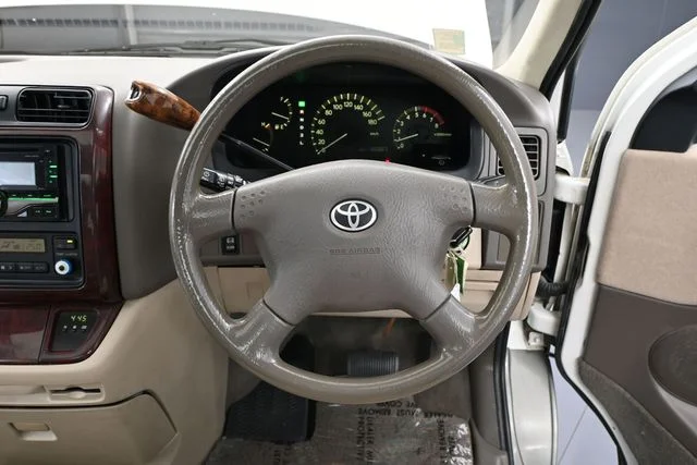 Used 1999 White Toyota Limited image 35