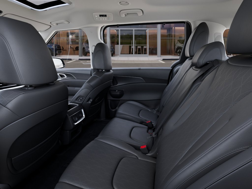 New 2026 Snow White Pearl Kia SX image 18