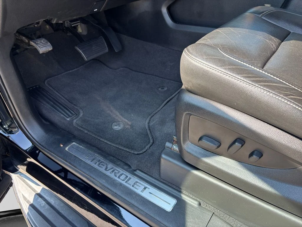 Used 2020 Black Chevrolet Premier image 34