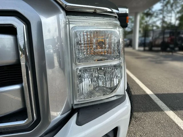 Used 2015 White Ford Platinum image 9