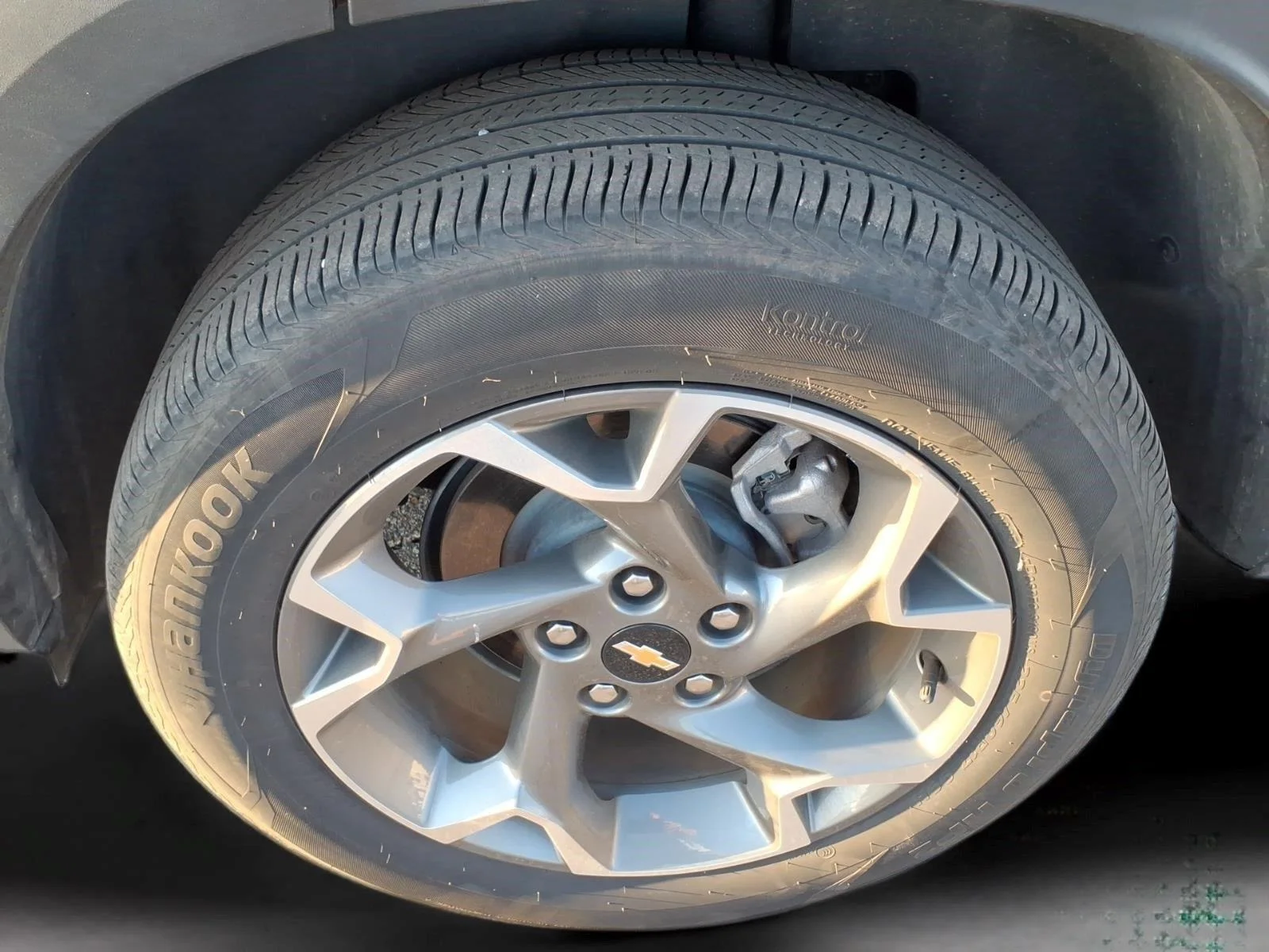 Used 2025 Sterling Gray Metallic Chevrolet LT image 10