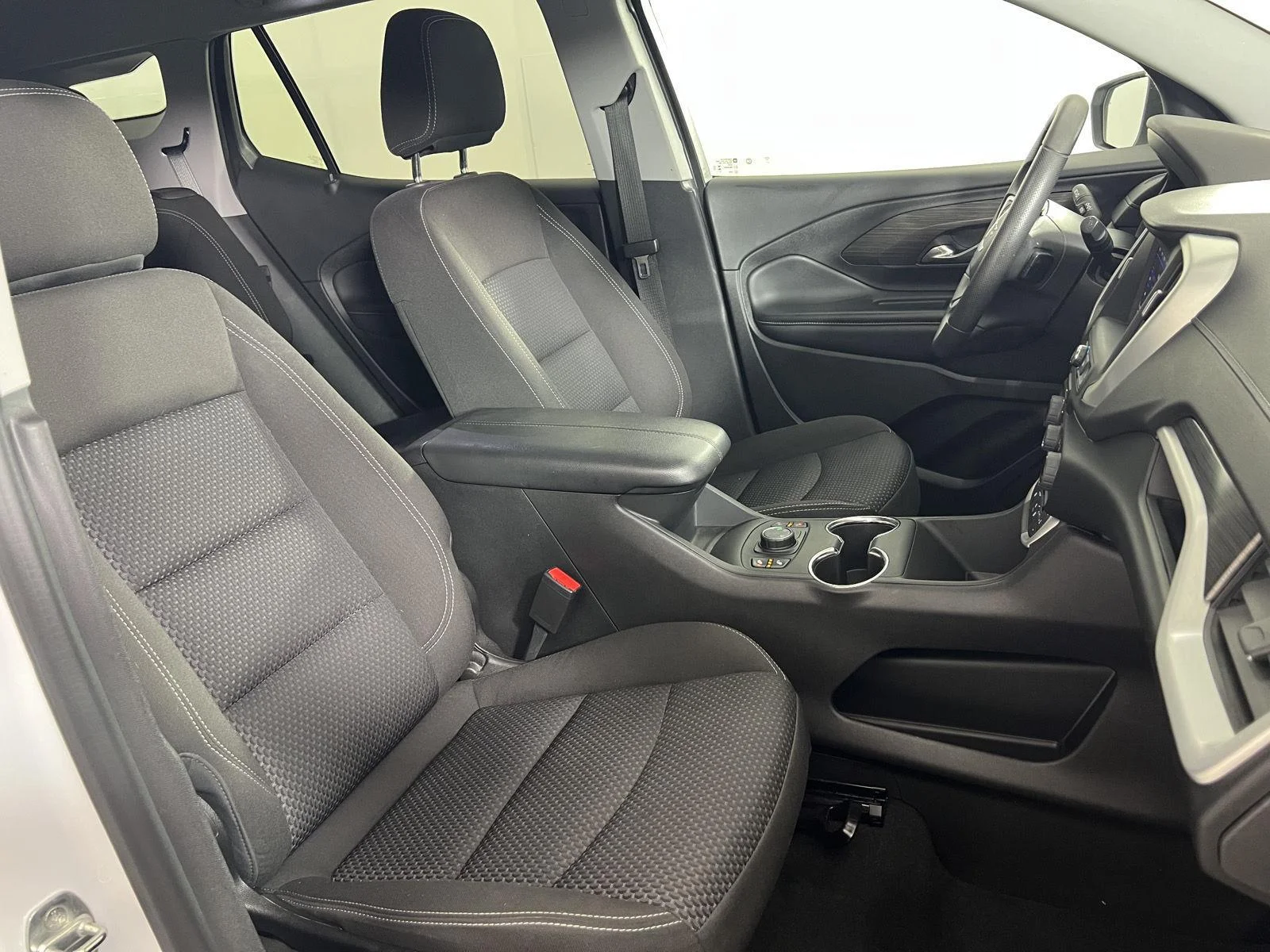 Used 2024 Summit White GMC SLE image 22