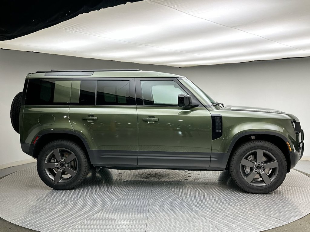 New 2026 Woolstone Green Land Rover S image 4