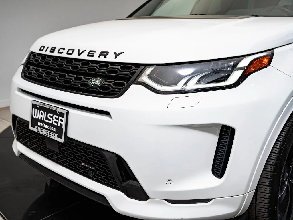 Used 2023 Fuji White Land Rover SE R-Dynamic image 15