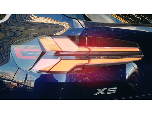 New 2026 Tanzanite Blue II Metallic BMW  image 8