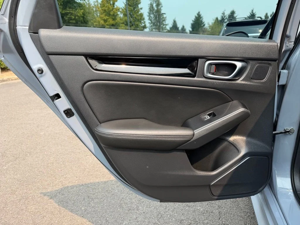 Used 2022 Sonic Gray Pearl Honda Touring image 30
