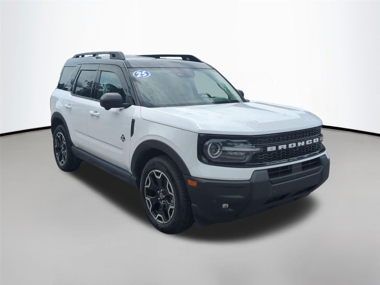 Used 2025 Oxford White Clearcoat Ford Outer Banks image 7