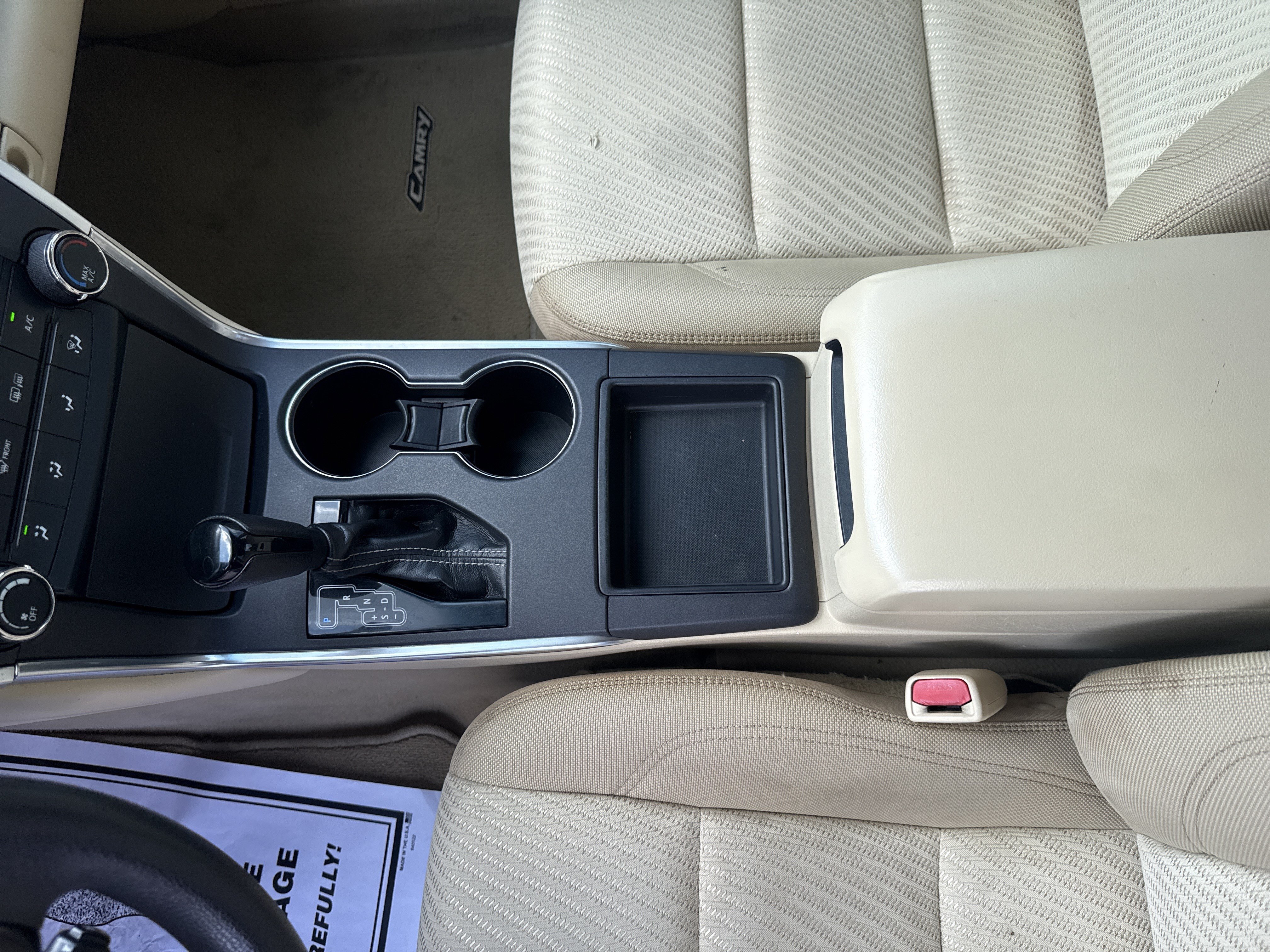 Used 2015 Gold Toyota LE image 27