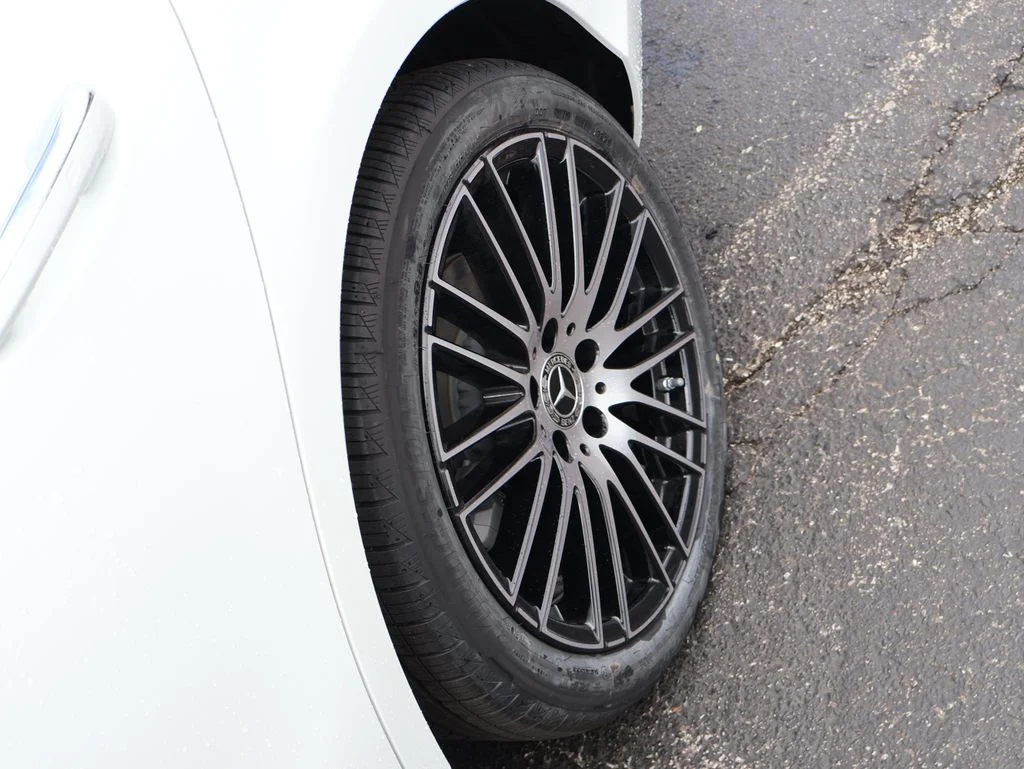 Used 2026 Polar White Mercedes-Benz C 300 image 38