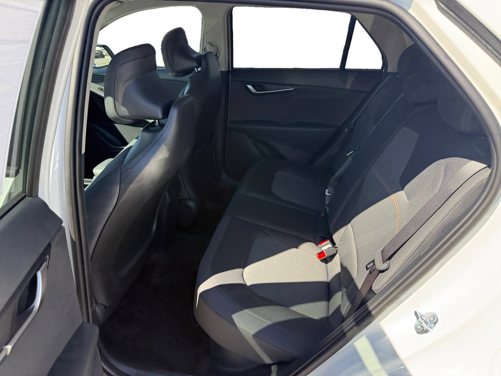 New 2026 Snow White Pearl Kia LX image 16