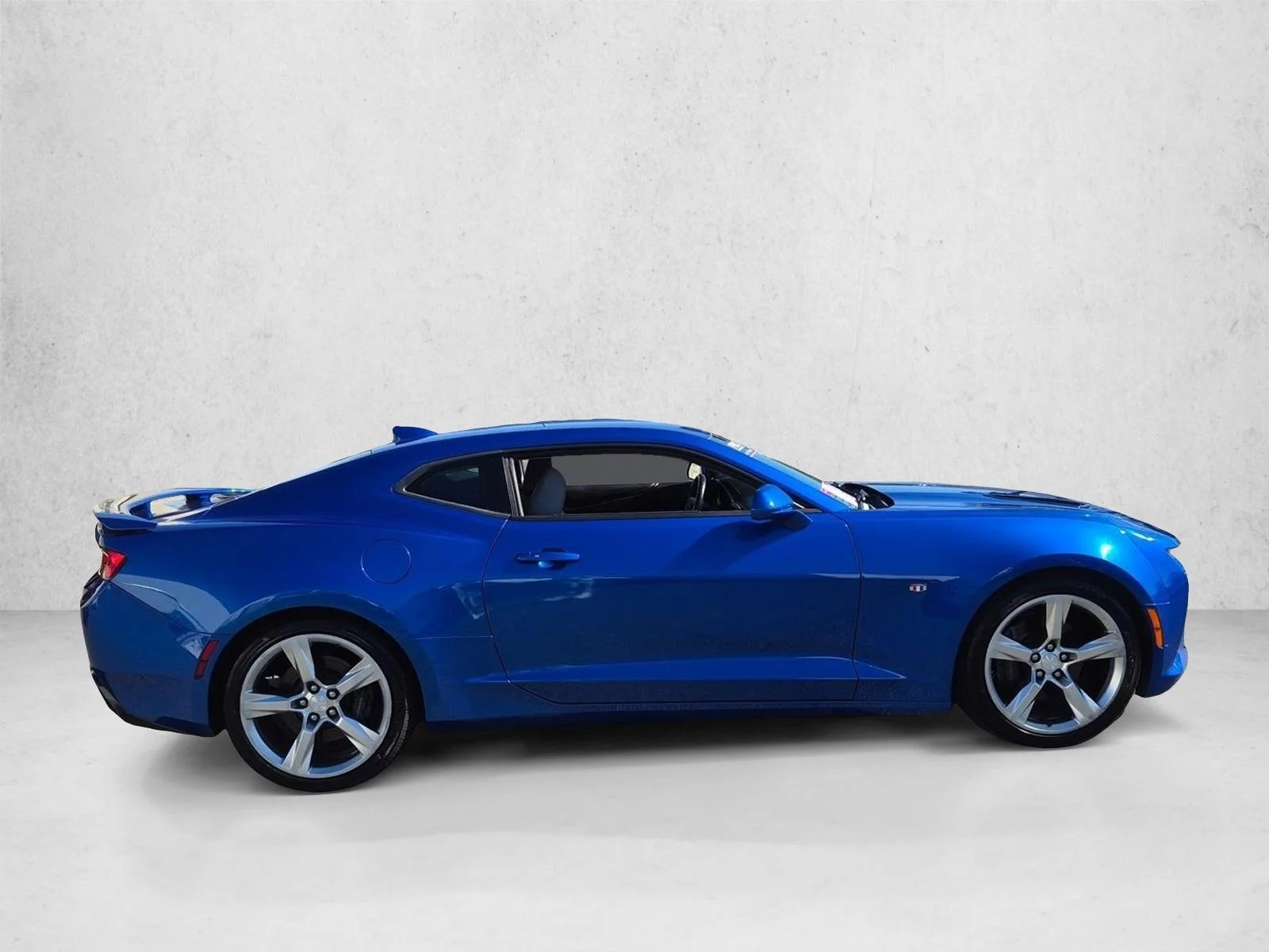 Used 2017 Hyper Blue Metallic Chevrolet 2SS image 4