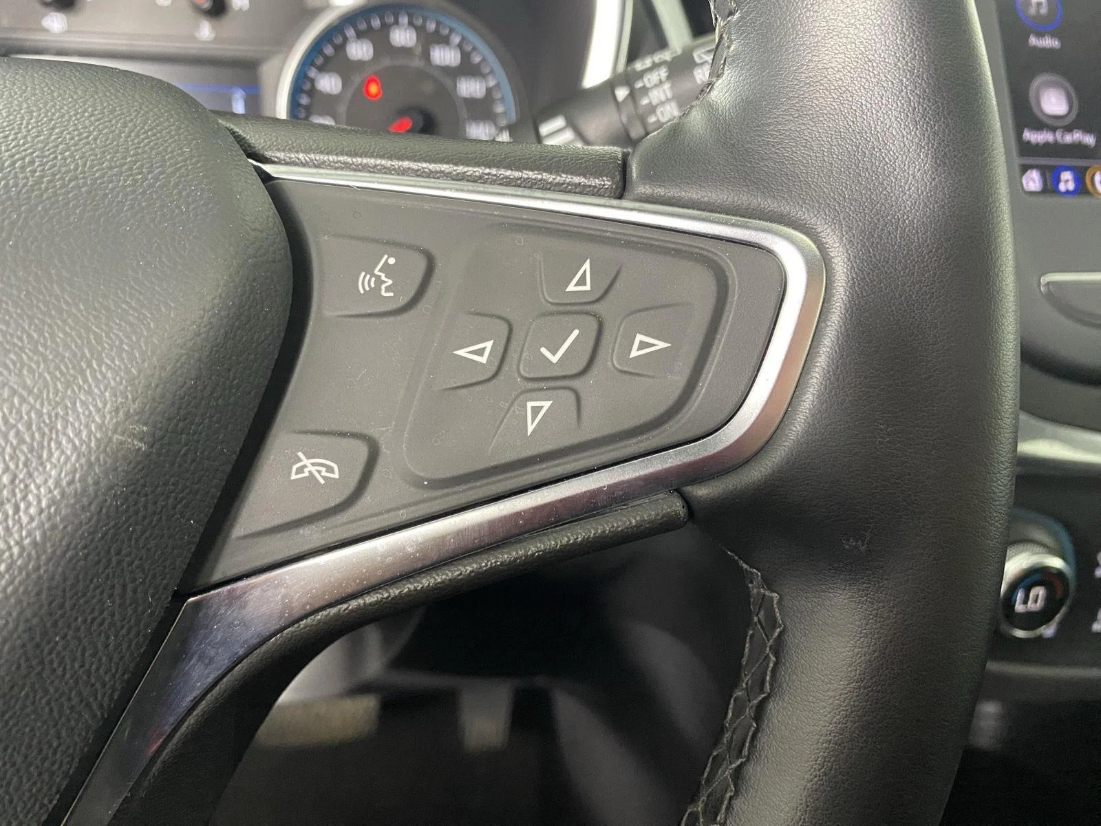 Used 2024 Sterling Gray Metallic Chevrolet LT image 16