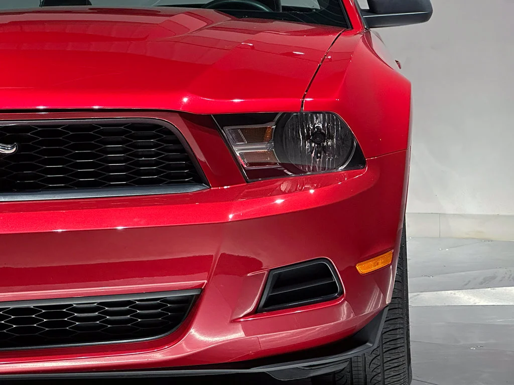 Used 2010 Red Ford V6 image 4