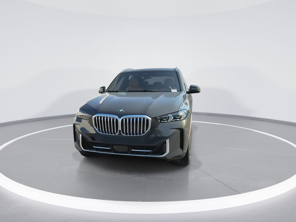 New 2026 Gray Metallic BMW xDrive40i image 3