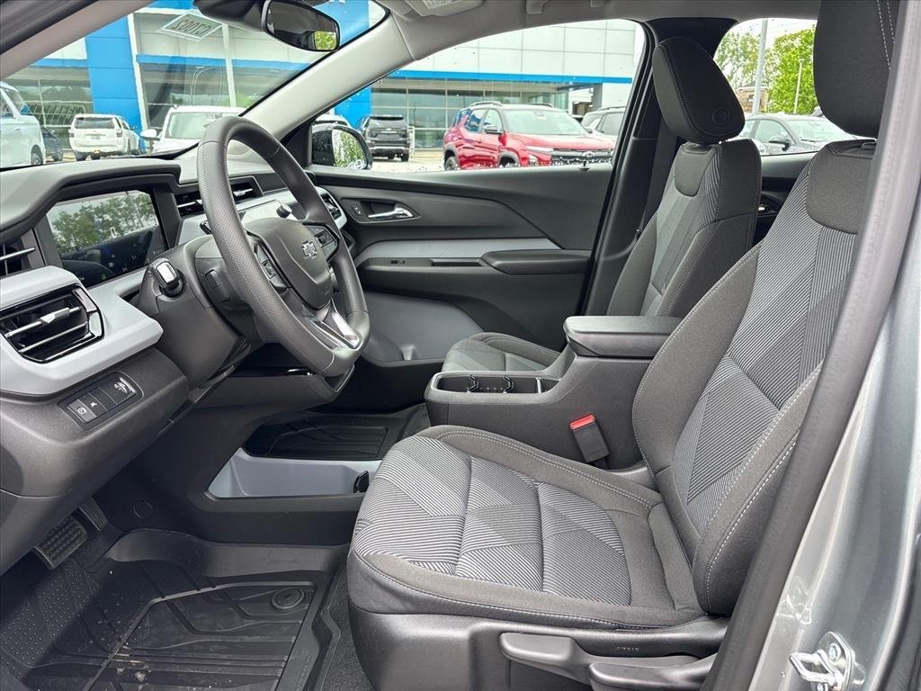 New 2027 Sterling Grey Metallic Chevrolet LT image 21