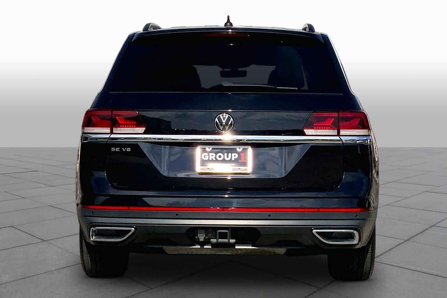 Used 2023 Deep Black Pearl Volkswagen 3.6L V6 SE w/Technology image 5