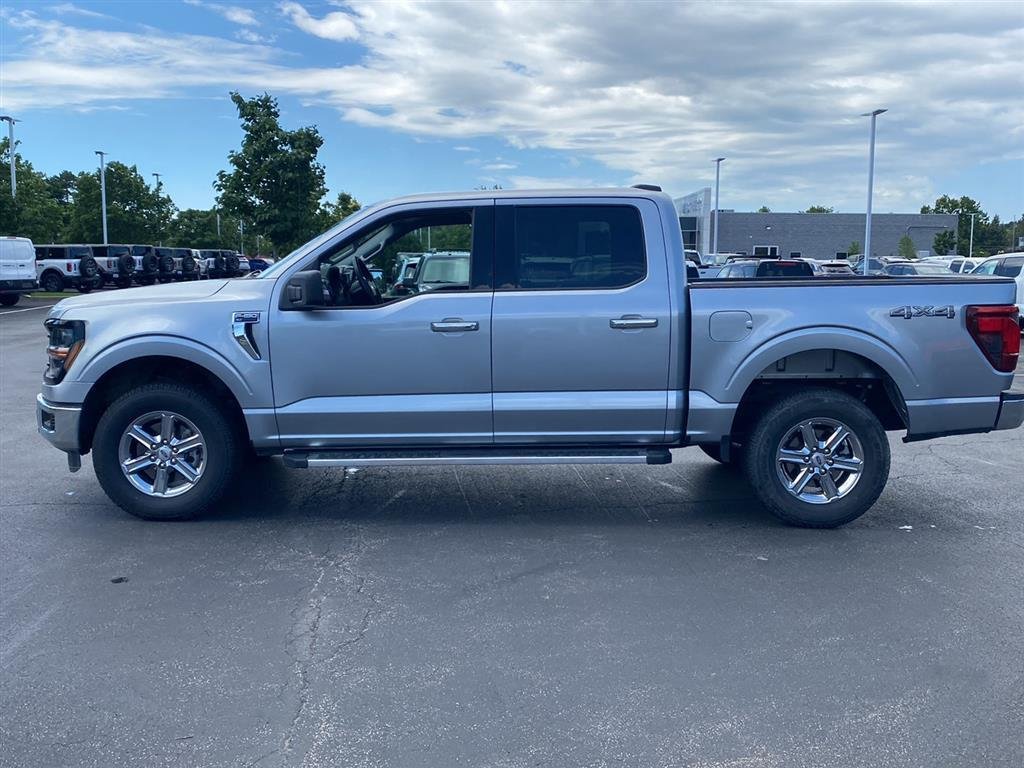 Used 2025 Iconic Silver Ford XLT image 7