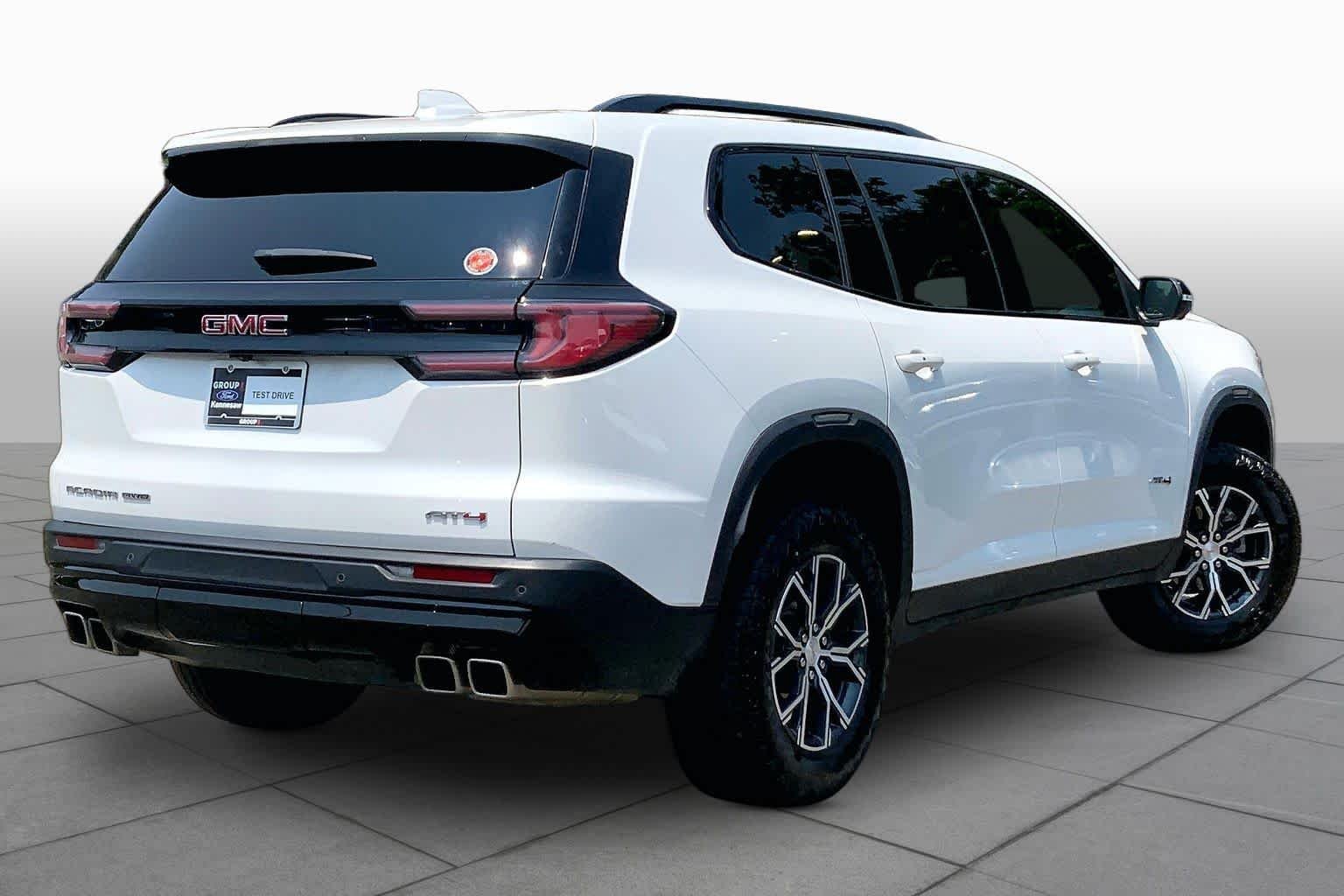 Used 2025 White Frost Tricoat GMC AWD AT4 image 12