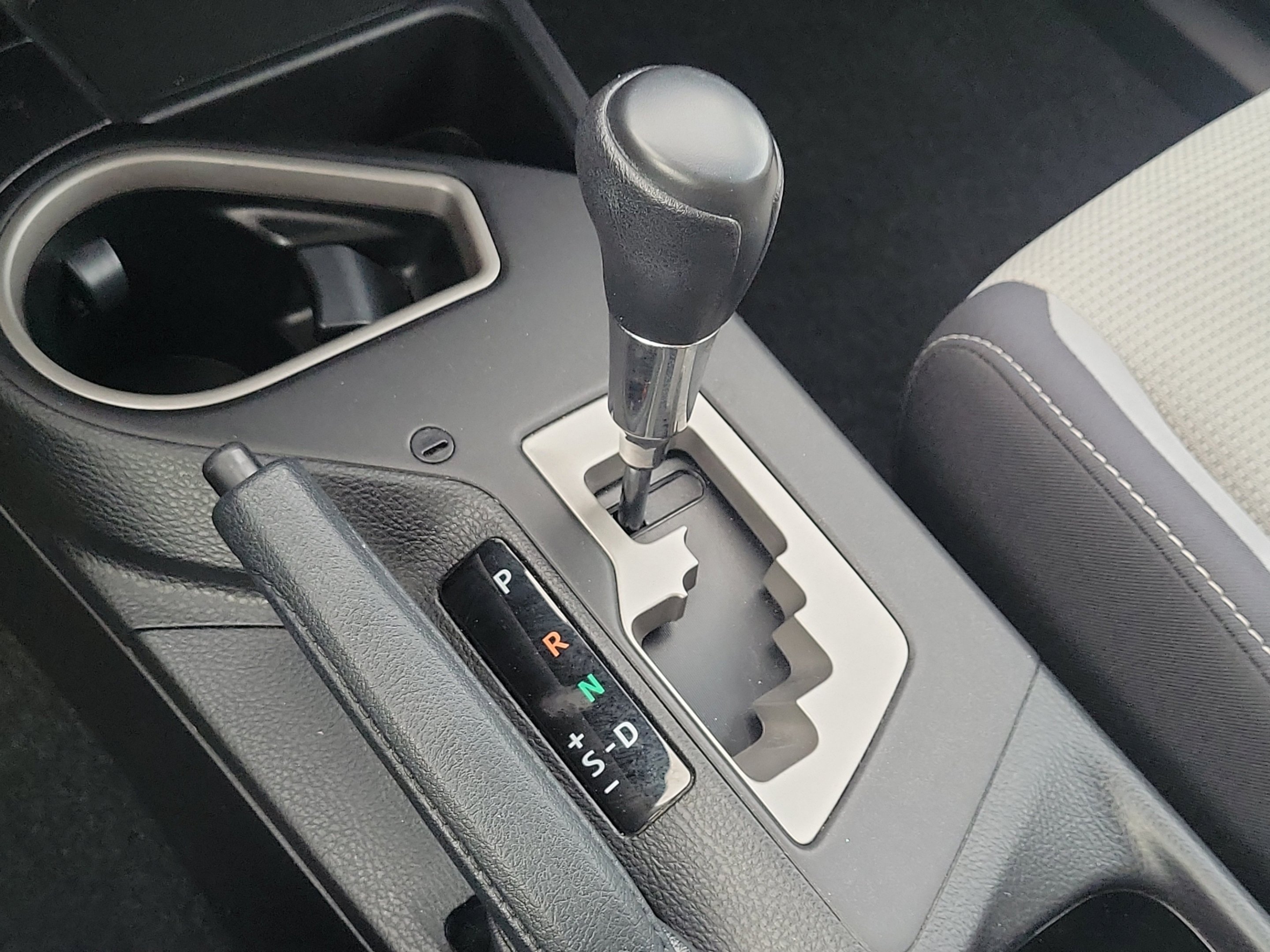 Used 2018 Pearl Toyota XLE image 31