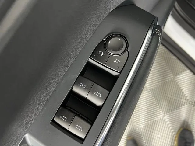 2026 GMC Acadia Elevation - Photo 17