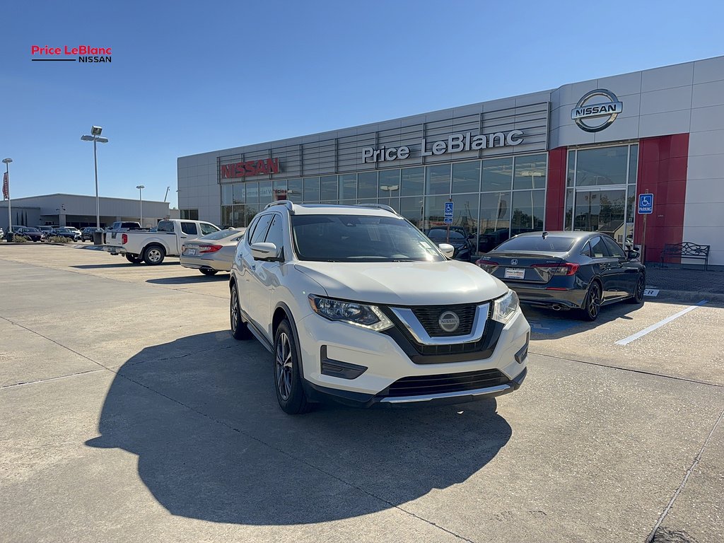 Used 2019 WHITE Nissan SV image 1