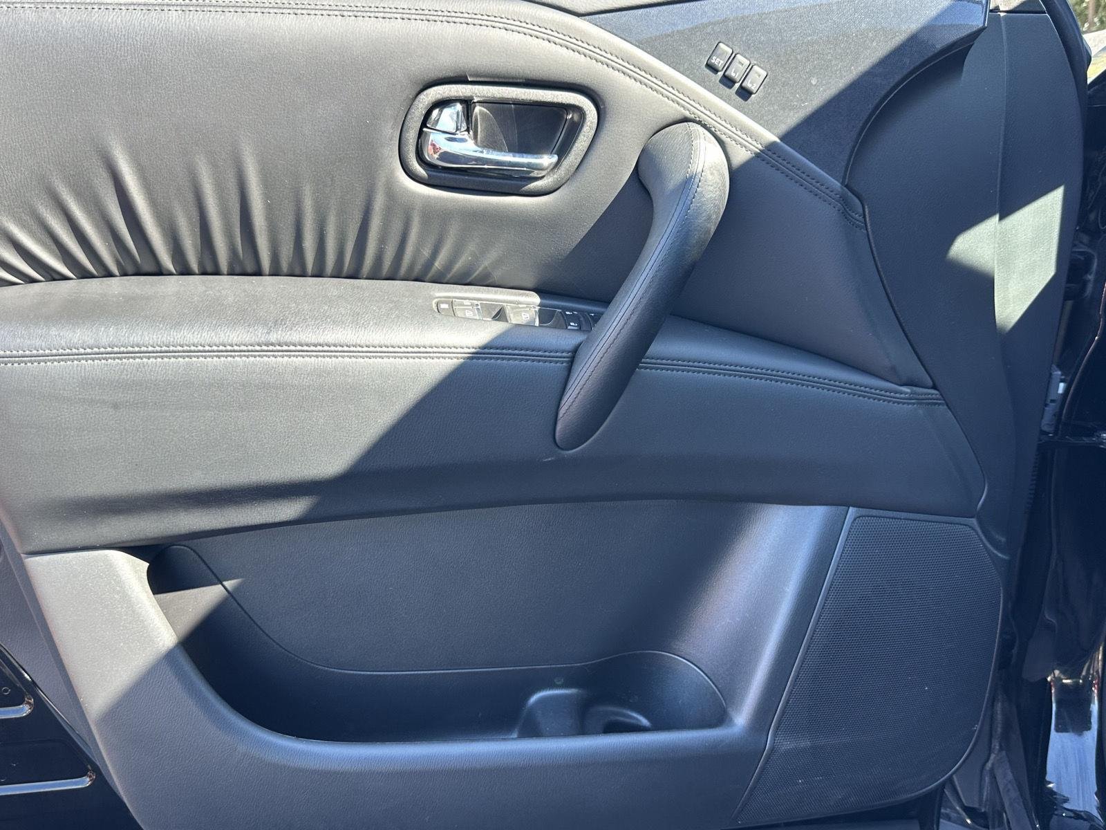 Used 2023 Super Black Nissan SL image 11