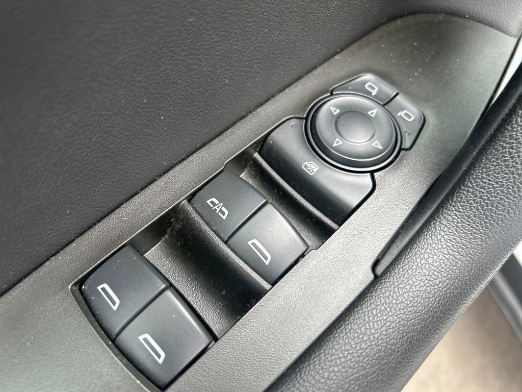 Used 2024 Summit White Chevrolet 2LT image 18