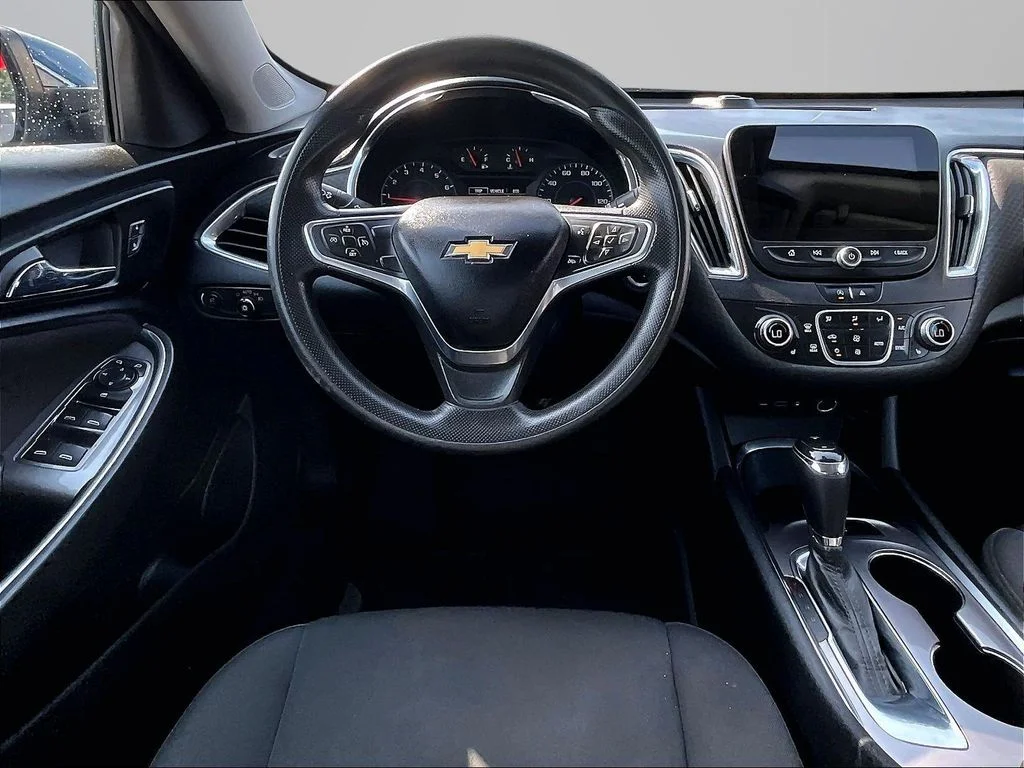 Used 2020 Blue Chevrolet LT image 6