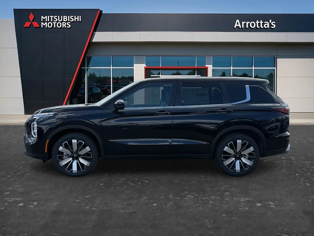New 2026 Black Mitsubishi LE image 4