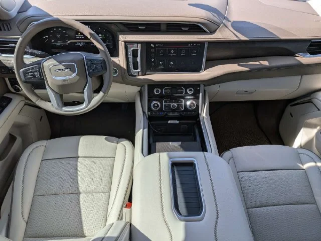 Used 2022 WHITE FROST TRICOAT GMC Denali image 17