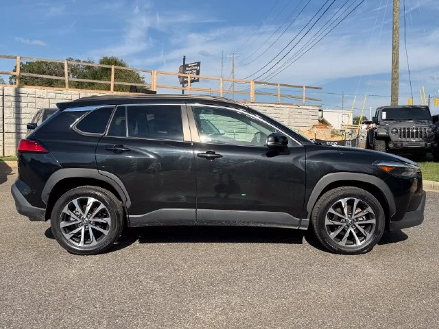 Used 2022 Jet Black Toyota XLE image 6
