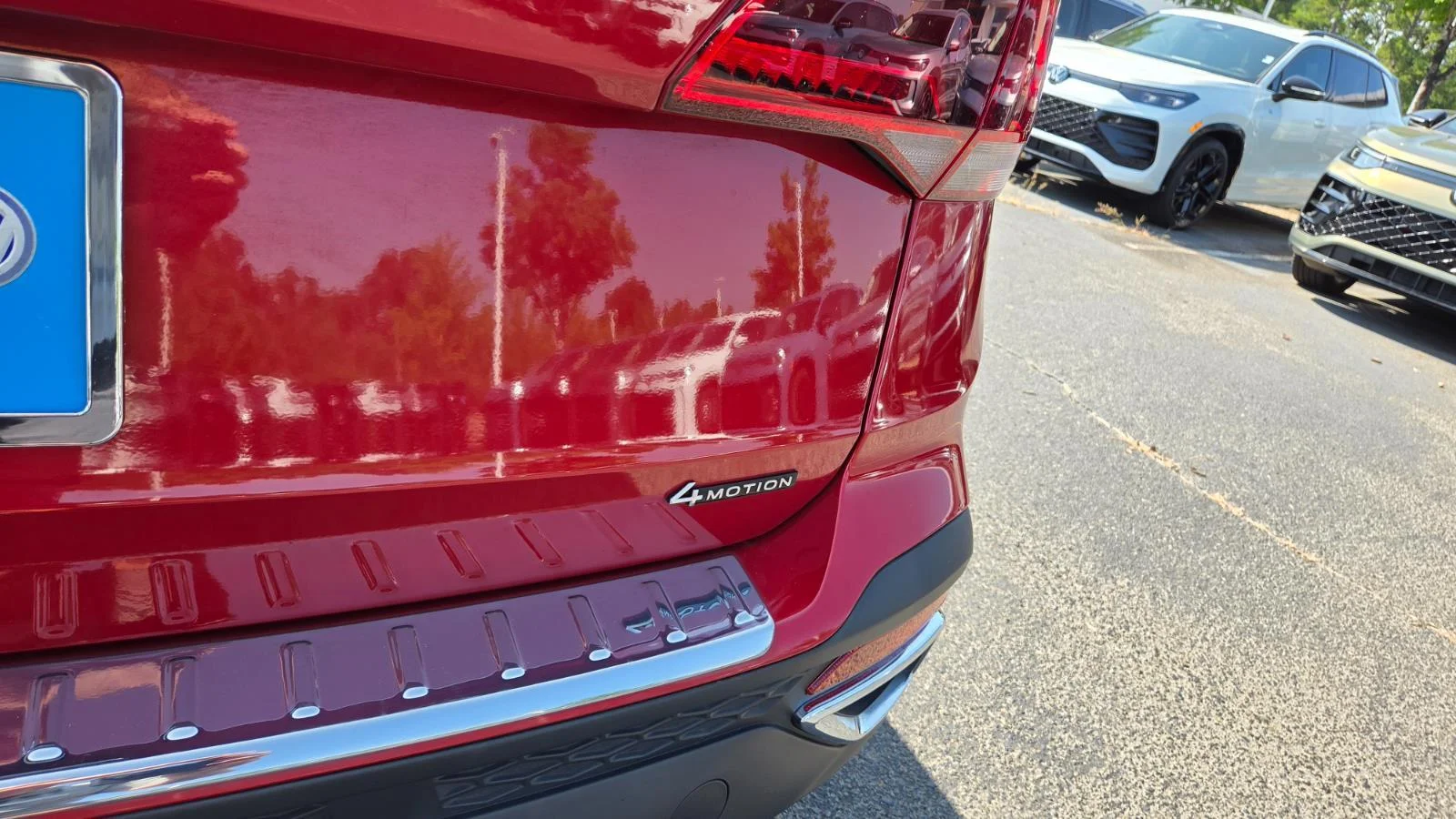 Certified Used 2024 Kings Red Metallic Volkswagen SE image 17