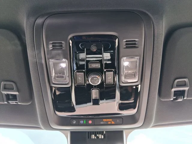 New 2026 Polar White Tricoat Chevrolet High Country image 15