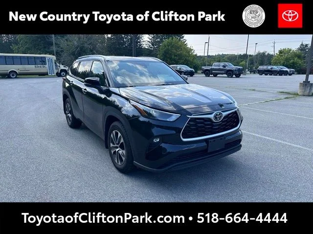 Used 2022 Black Toyota XLE image 1