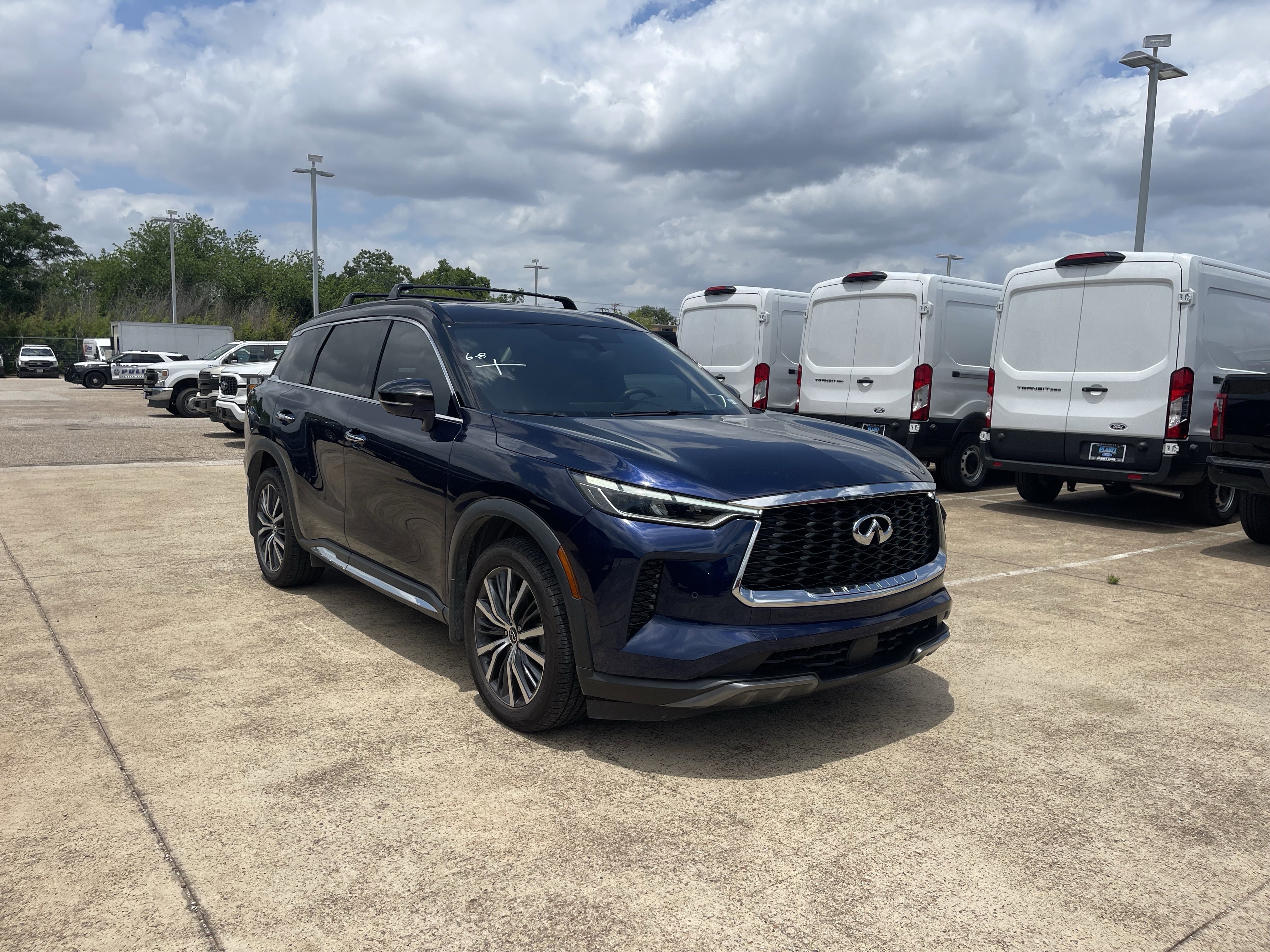 Used 2024 Blue / Black INFINITI Autograph image 2