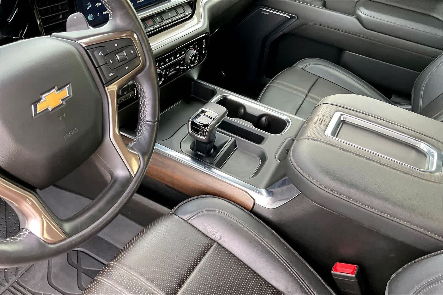 Used 2022 Dark Ash Metallic Chevrolet High Country image 17