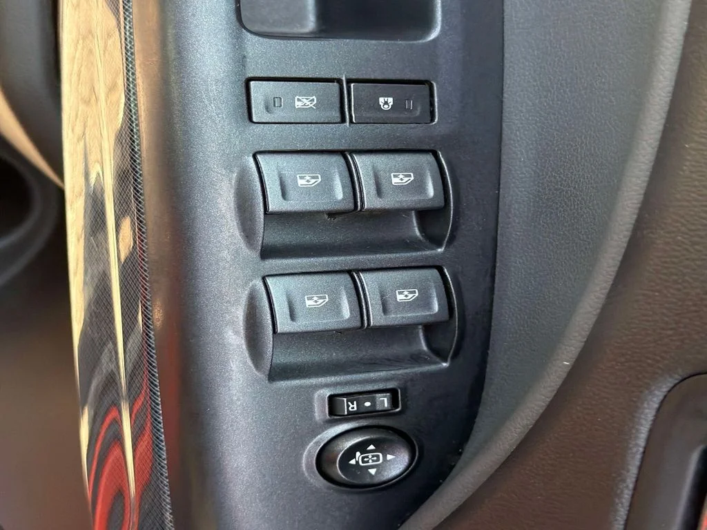 Used 2021 Crush Chevrolet Z71 image 19