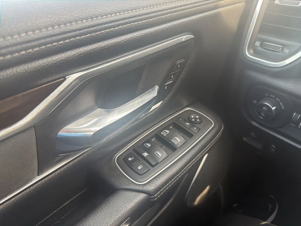 Used 2022 Silver Ram Laramie image 16